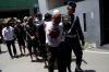 Penggerebekan Narkoba di Kampung Berlan, 23 Tersangka Diamankan - Bagian 5
