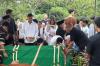 Raisa Ditemani Hamish Daud Mengantar Jenazah Sang Ibu ke Pemakaman - Bagian 1