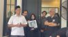 Suasana Terkini Rumah Duka Epy Kusnandar, Istri Menangis Peluk Foto Almarhum