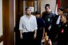 Tampang Ammar Zoni Dibawa dari Nusakambangan Ikut Sidang Kasus Narkoba    - Bagian 1