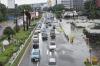 Tol Sedyatmo arah Soetta Banjir usai Diguyur Hujan, Macet Mengular hingga 1,5 Km