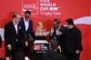 Penampakan Trofi Asli Piala Dunia Mampir ke Indonesia - Bagian 1