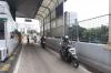 Momen Pengendara Motor Masuk Jalan Tol untuk Hindari Banjir Cengkareng - Bagian 1