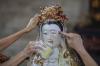 Ritual Cuci Patung Dewa Jelang Imlek Berlangsung Khusyuk - Bagian 4