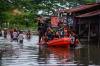 Potret Warga Makassar Dikepung Banjir - Bagian 2