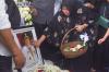 Ratusan Pelayat Hadiri Pemakaman Mantan Gubernur Sumsel Alex Noerdin - Bagian 2