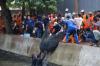 3 Ton Ikan Sapu-Sapu Ditangkap di Setu Babakan - Bagian 1