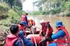 Bocah 11 Tahun Hanyut di Kali Ciliwung, Diduga Kram saat Berenang