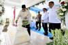Momen Prabowo Ziarah ke Makam Marsinah usai Resmikan Museum di Nganjuk