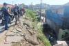 Kecelakaan Truk 10 Roda Jatuh dari Jembatan Overpass Makassar, Timpa 2 Rumah Warga