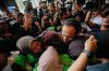 Nadiem Makarim Tiba di PN Jakpus, Langsung Disambut Pelukan Pengemudi Gojek - Bagian 1