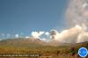 Gunung Lewotobi Laki-laki Erupsi, Kolom Abu Tebal Membubung 1.000 Meter
