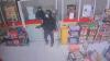 Perampokan Minimarket Bersenjata Api di Majalengka Terekam CCTV, Pelaku Diburu Polisi