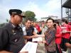 Pimpin Pembagian Bendera, Bupati Landak Tegaskan Efisiensi Anggaran Tak Kurangi Pelayanan
