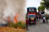 Kebakaran Lahan di Jember, Mobil Damkar Hendak ke TKP Sempat Terjebak Karnaval Sound Horeg