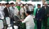 Momen Prabowo Sungkem ke KH Nurul Huda Djazuli saat Tiba di Lokasi Muktamar ke-35 NU