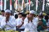Ratusan Warga Salat Istisqa, Memohon Hujan Turun di Palembang - Bagian 1