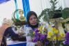 Potret Pedagang Ikuti Lomba Merangkai Bunga di Rawa Belong