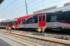 Penampakan KRL Anjlok di Stasiun Jakarta Kota, Penumpang Dievakuasi