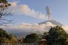 Gunung Ile Lewotolok di NTT Meletus Pagi Ini, Muntahkan Abu Vulkanik Setinggi 800 Meter