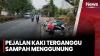 Miris! Trotoar Jalan Sunter Barat Dijadikan Tempat Pembuangan Sampah Liar