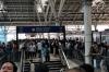 Stasiun Manggarai Padat Penumpang! Pohon Tumbang di UI Ganggu KRL Bogor