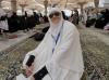 Mita The Virgin Kenang Mendiang Mama saat Umrah, Doanya Banjir Air Mata