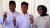 Nyoblos di TPS 03 Gayungan, Gus Ipul Pamer 2 Jari Bertinta - Bagian 1