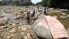 Penampakan Sungai Ciliwung Mengering Akibat Musim Kemarau - Bagian 1
