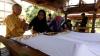 Peserta Wonderful Sail Indonesia 2018 Belajar Membatik Khas Bawean - Bagian 3