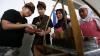 Melihat Pelajar asal Korea Selatan Belajar Membuat Kue Putu - Bagian 4