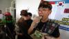 Melihat Pelajar asal Korea Selatan Belajar Membuat Kue Putu - Bagian 5