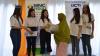 Momen Miss World dan Miss Indonesia Bertemu Korban Gempa Lombok - Bagian 6