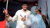 Foto-Foto Prabowo-Sandi Pamer Jari Bertinta Usai Mencoblos - Bagian 2