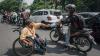 Penyandang Disabilitas Bagikan Hasil Kerajinan Tangan di Solo - Bagian 2