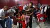 Jelang Natal, Ratusan Anak Panti Asuhan Belanja Gratis di Pasar Atom Surabaya - Bagian 1