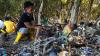 Relawan Sungai Nusantara Bebaskan Mangrove dari Sampah Plastik - Bagian 2