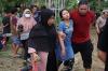 Mobil Terjungkal dari Atas Rakit di Sungai Konaweha, 3 Orang Meninggal - Bagian 4