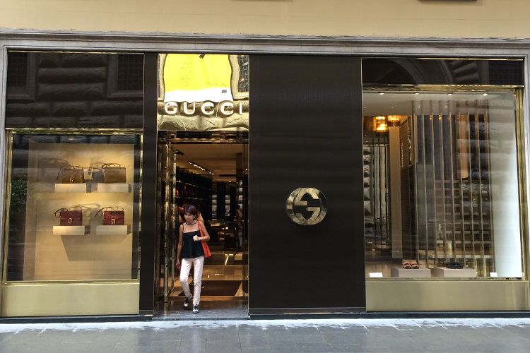 Otoritas Pajak Italia Gerebek Rumah Mode Gucci