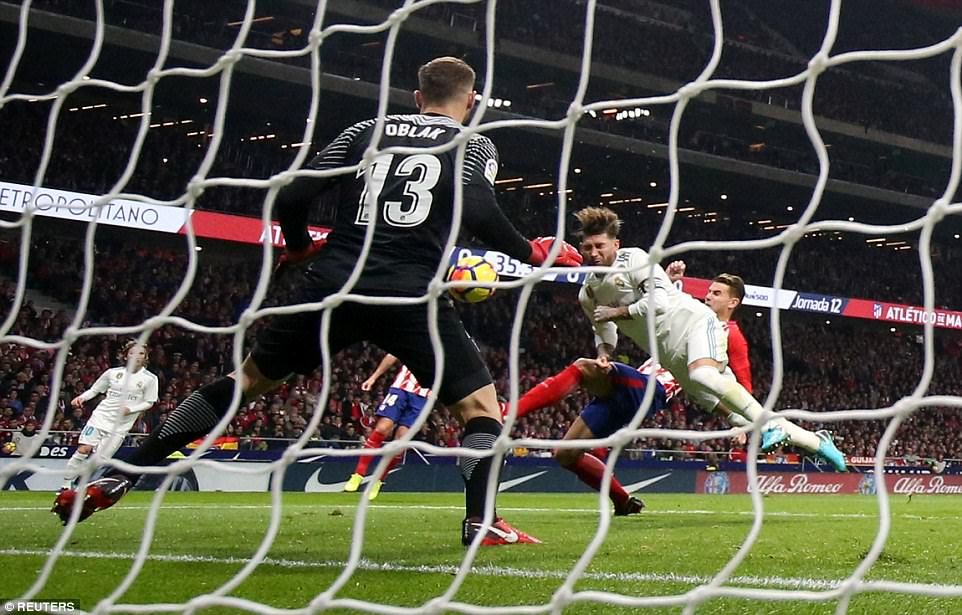 Sergio Ramos Bercucuran Darah, Derbi Madrid  Berakhir Tanpa Gol