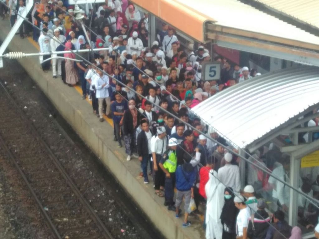 Massa Aksi Bela Palestina Asal Tangerang Bergerak ke Monas 