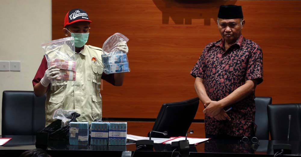 Tiga Rekan Bupati Hulu Sungai Tengah Ikut Jadi Tersangka