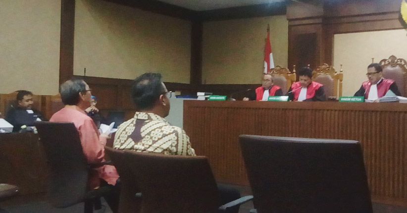 Setnov Geleng-Geleng Kepala Dengar Kesaksian Keponakannya