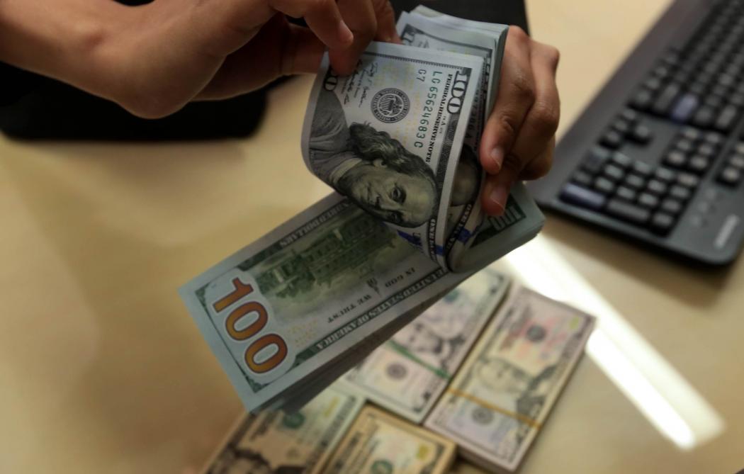 Utang Luar Negeri Tumbuh Melambat, Pengamat Sebut karena Rupiah Anjlok