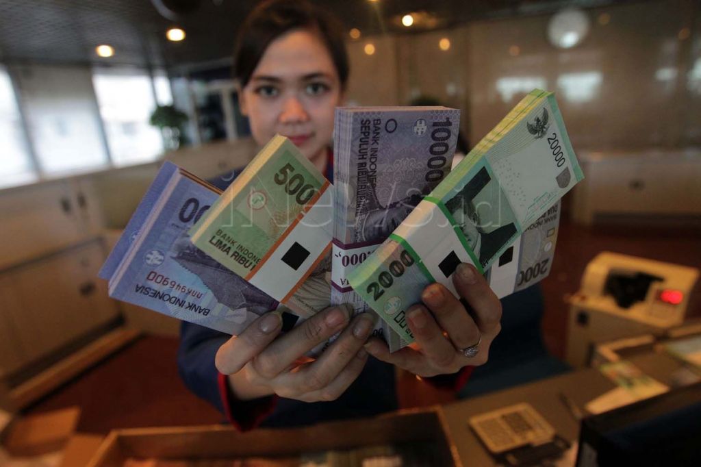 Gagal Manfaatkan Momentum, Rupiah Kembali Anjlok Dekati Level Rp15.000
