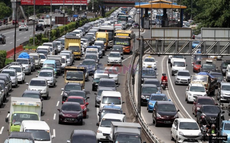 Hari Ini Ganjil-Genap Tol Jakarta-Cikampek Berlaku, Banyak Pelanggar?