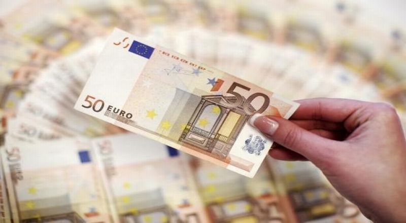 Jumlah Uang Beredar di Zona Euro Tumbuh 4,9 Persen