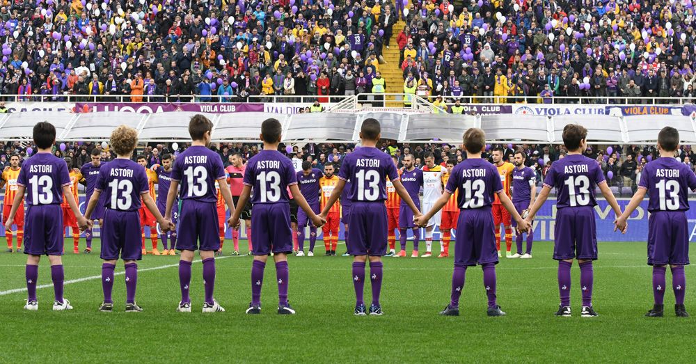 Penuh Haru, Fiorentina Hentikan Laga di Menit 13 untuk Hormati Astori