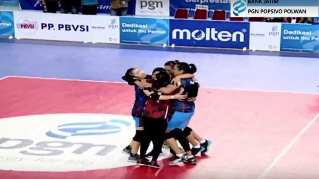 Kalahkan Popsivo Polwan, Putri Bank Jatim Kampiun Livoli 2017