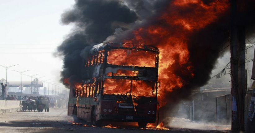 Bus Transjakarta Terbakar di Dekat Pasar Baru